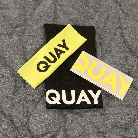 Quay Australia Accessories - Quay Australia Sunglass Case Squeeze Pouch Cleaning Cloth Black Canvas